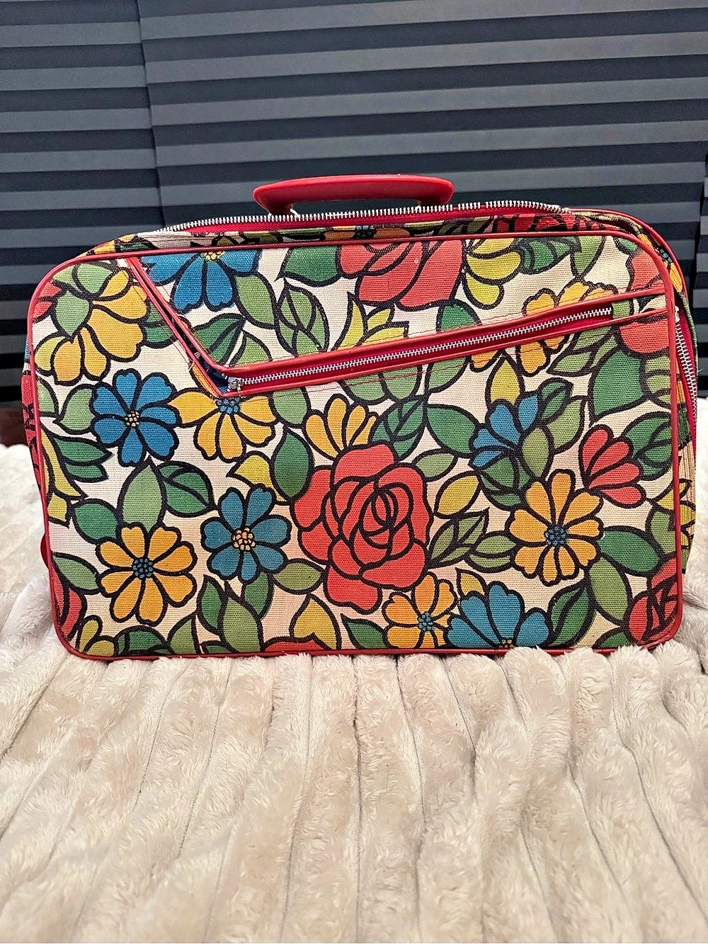 Vintage Floral Suitcase Flower Power Red Trim Korea Key Included